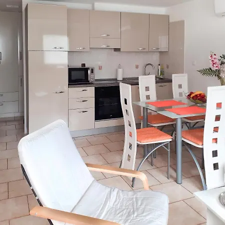 Apartment Lastovka *