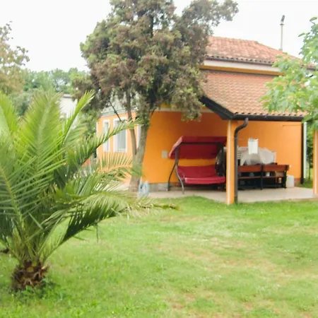 Lastovka Apartment